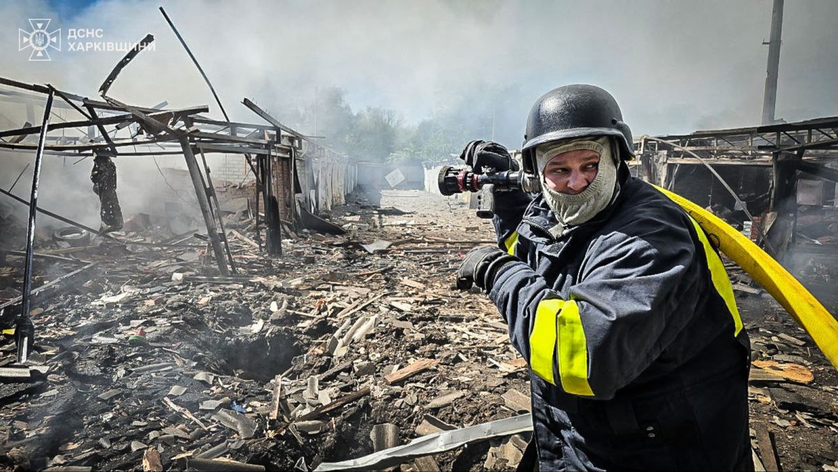 Наслідки обстрілу РФ Харкова. Фото: ДСНС Харківщини