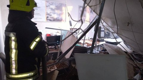 Room from the inside after the explosion. Photo: State Emergency Service of the Chernihiv Region