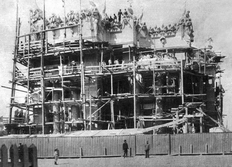 Строительство Дома с химерами, 1902 год. Фото: scontent.fiev11-1.fna.fbcdn.ne