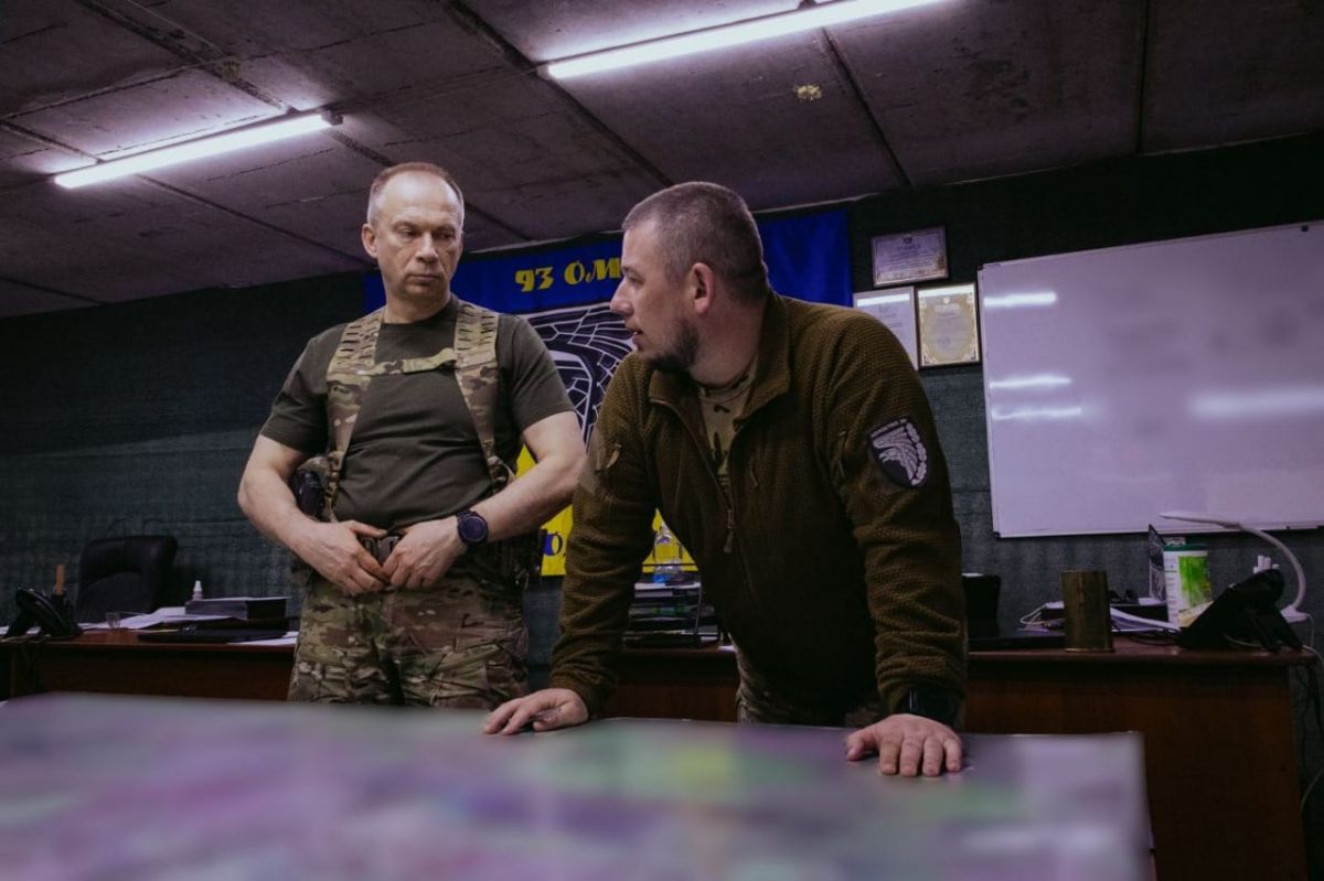 Александр Сырский в частях Восточного фронта. Фото: facebook/Главнокомандующий ВС Украины