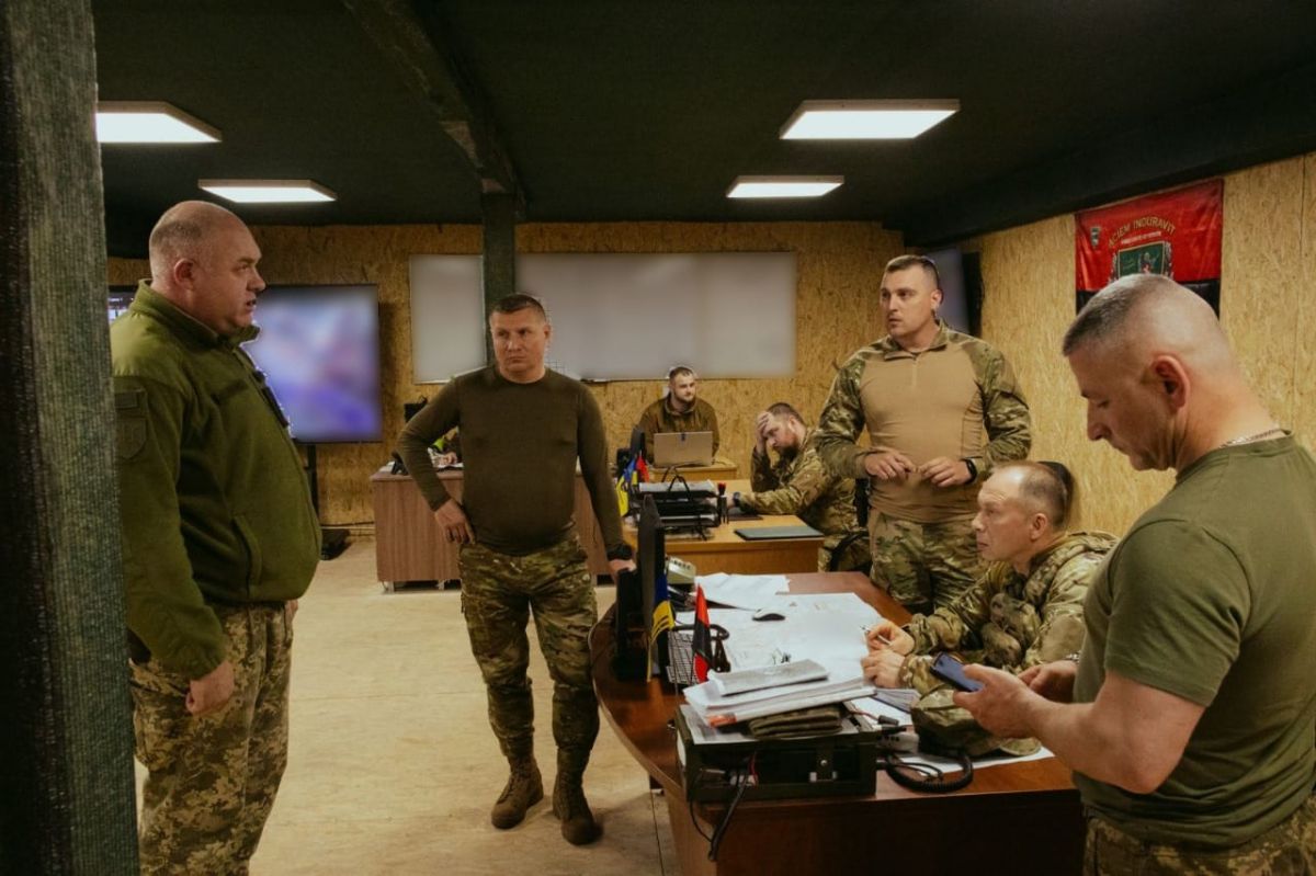 Александр Сырский в частях Восточного фронта. Фото: facebook/Главнокомандующий ВС Украины