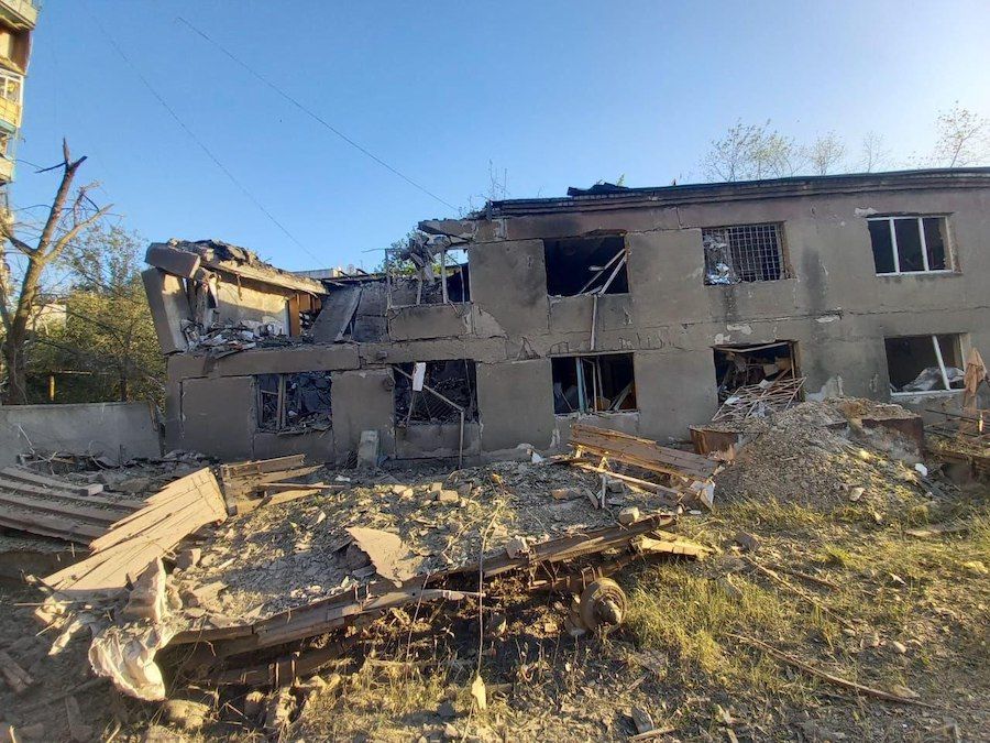 Наслідки російського обстрілу Торецька. Фото: Донецька ОВА