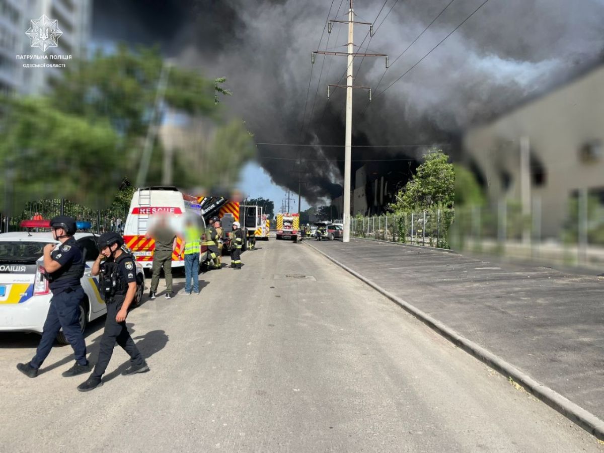 The russian occupiers hit the civilian infrastructure of Odesa. Photo: Patrol police of the Odesa Region