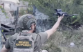 Ukrainian paratroopers show how they captured occupier using drone