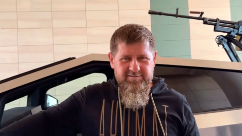 Рамзан Кадиров та Tesla Cybertruck. Фото: Кадиров