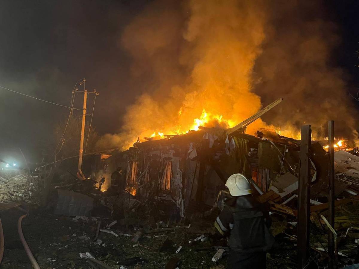 The fire that started in Chuhuiev after the shelling of the russians. Photo: Kharkiv Regional Military Administration