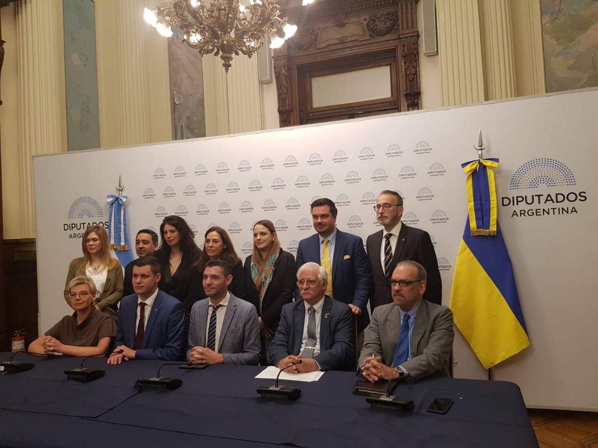Украинская парламентская делегация во время визита в Аргентину.