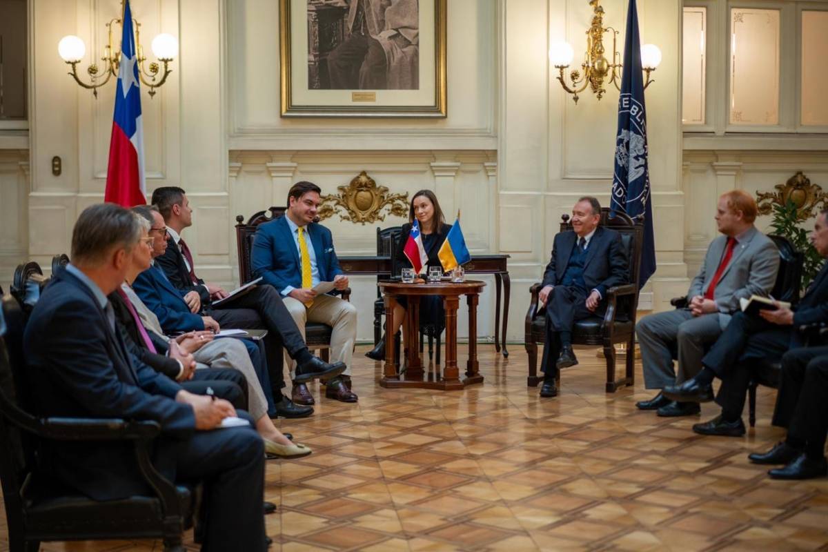 Украинская парламентская делегация во время визита в Чили.