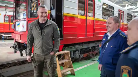 "Киевский метрополитен" переплатил 160 млн гривен за доставку подаренных вагонов из Польши