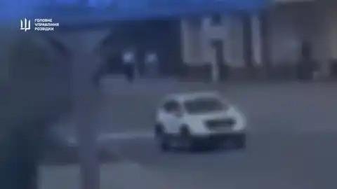 Мгновение до подрыва автомобиля. Кадр видео