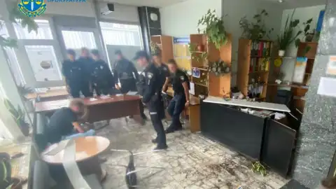 Разгромленная приемная. Фото: Киевская городская прокуратура