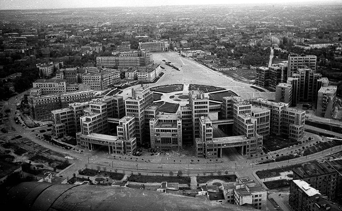 Держпром у Харкові. Загальний вигляд, 1942. Фото: vue.gov.