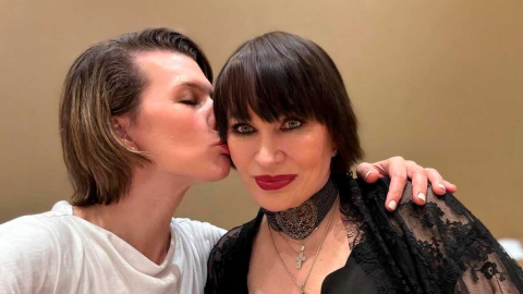 Мілла Йовович з мамою Галиною Логіновою. Фото: instagram.com/millajovovich
