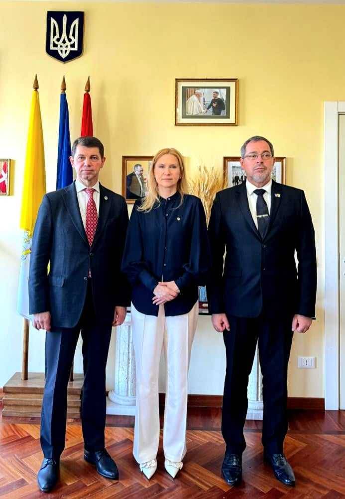 Mishchenko was an adviser on international issues to the Deputy Speaker of the Verkhovna Rada, Olena Kondratyuk. Photo: facebook Olexandr Mischenko