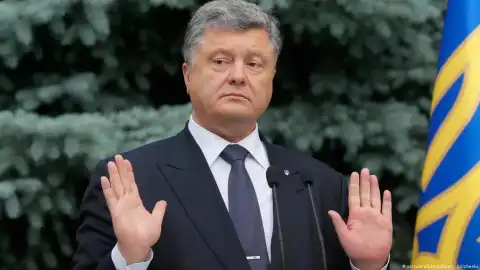 Пиар на войне. Порошенко доначит армии деньги, которые получает от государства как проценты на ОВГЗ, - Сазонов