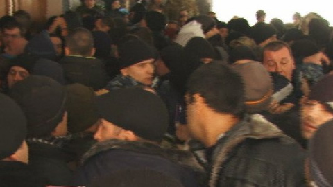 ​У Кривому Розі мітингувальники захопили міськраду