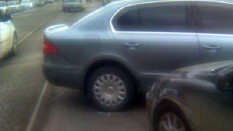 Участниками аварии стали Skoda и Mazda.