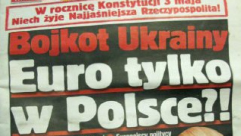 Польский таблоид "Факт" использовал сложившуюся ситуацию, чтобы еще больше "накалить страсти".