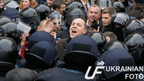 "Беркут" помешал празднованию Дня свободы на Майдане