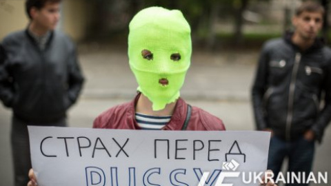 Пикет в поддержку Pussy Riot у консульства России