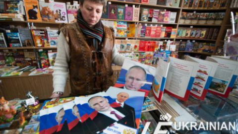 Симферопольские магазины начали продавать портреты Путина