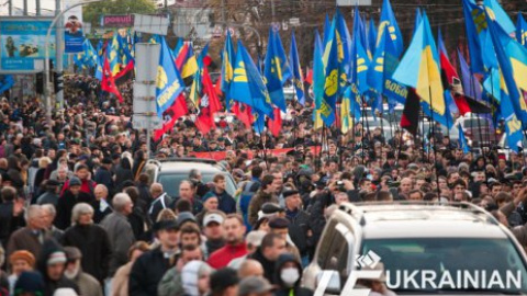 8 тыс. человек провели марш УПА в Киеве