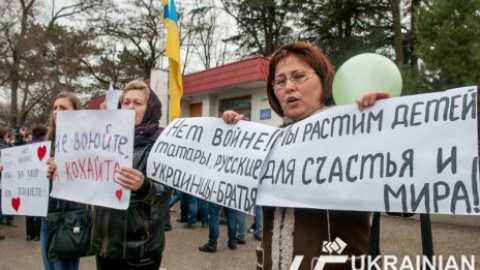 "Не воюйте, а кохайте!" - крымчанки поддержали украинских военных