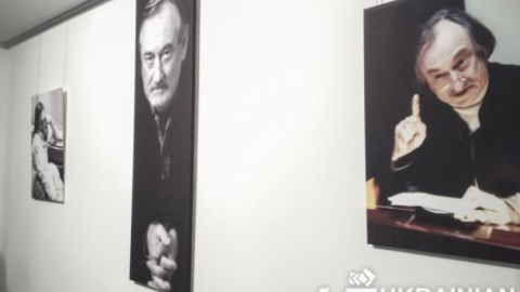 Выставка фотографий Богдана Ступки