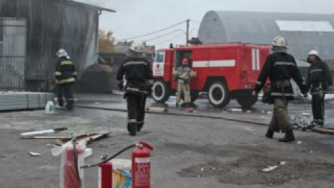 В Виннице вспыхнул пожар на складе.