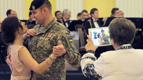 Цель акции - сбор средств на создание музея АТО. Фото: facebook.com/pg/UkrainianLandForces