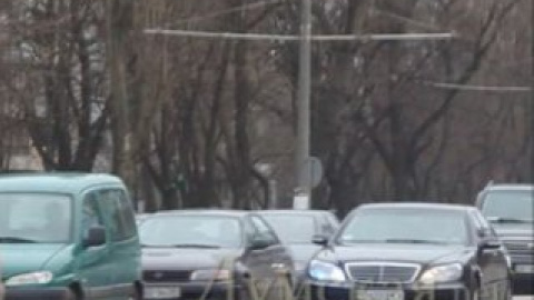 Костусев нарушает ПДД.