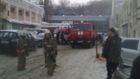 Для ликвидации пожара было задействовано около 40 сотрудников ГосЧС. Фото: пресс-служба ГосЧС