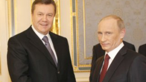 Виктор Янукович и Владимир Путин довольны сотрудничеством между странами.