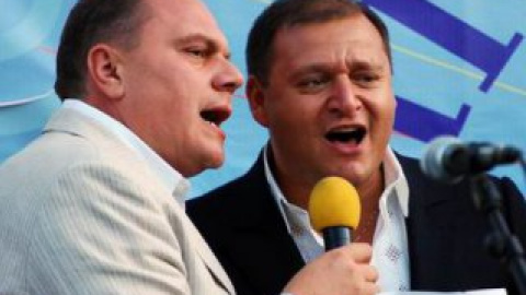Добкин и Кулиняк задушевно спели "Рідна мати моя".