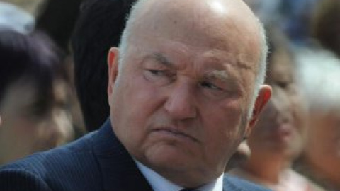 Медведев отправил Лужкова в отставку 28 сентября.