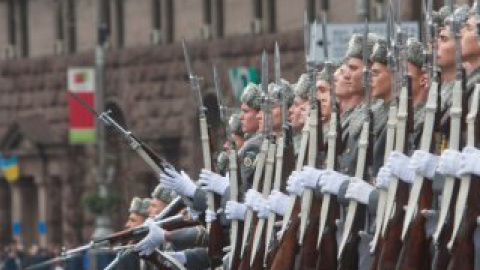 Парад прошел с демонстрацией исторической техники.