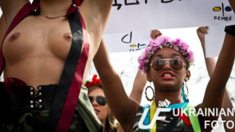 Акция женского движения Femen "Фашизофрения"