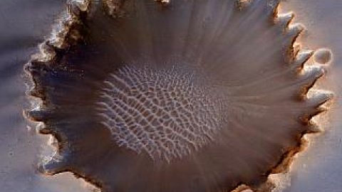 NASA показало новые снимки Марса