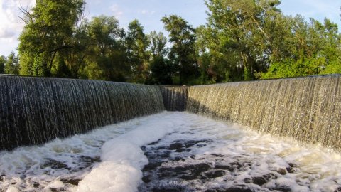 Водоспад знаходиться недалеко від метро "Видубичі"