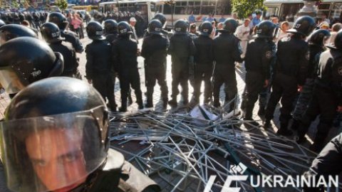 Милиция убрала палатки сторонников Тимошенко