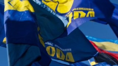 По информации "Свободы", билборды простояли всего три дня.