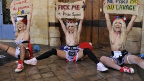 Актвистки Femen под резиденцией бывшего главы МВФ в Париже..