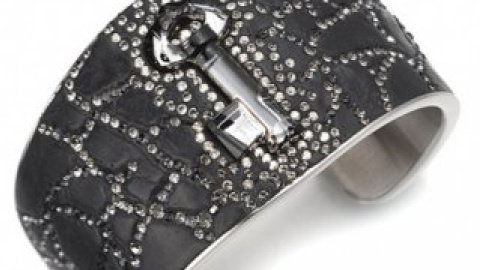 Йоко Оно сработалась со Swarovski.