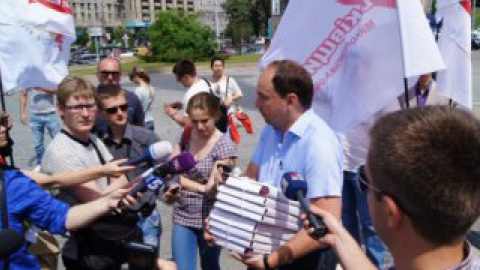 Активисты и депутаты требовали освободить Тимошенко и других политзаключенных