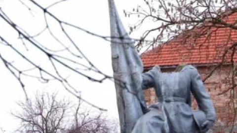 Монумент восстановлению уже не подлежит.