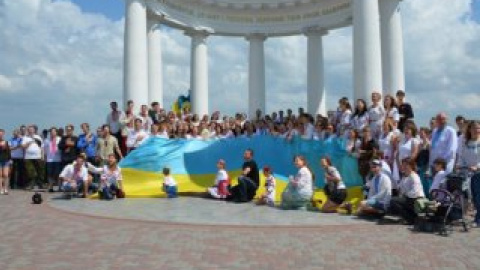 Участники мероприятия были одеты в самые разнообразные вышиванки.