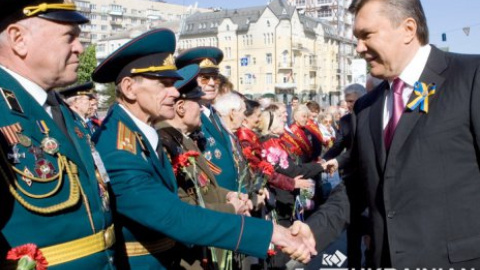 Янукович выступил перед ветеранами на Майдане