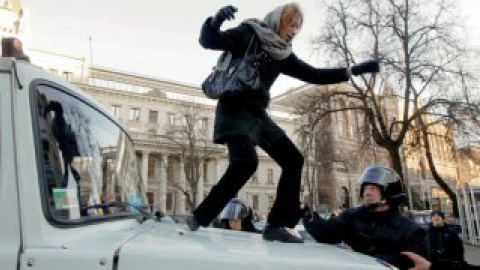 Милиция задержала 15 человек, митинговавших возле Администрации Януковича (фото)