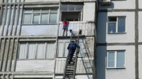 Спасение девочки в Херсоне. Фото пресс-службы ГосЧС