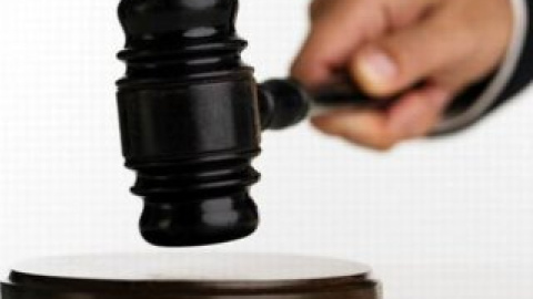 Суд принял сторону представителя родителей и учителей школы.